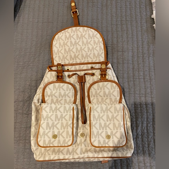 Michael Kors vintage backpack - Picture 3 of 16